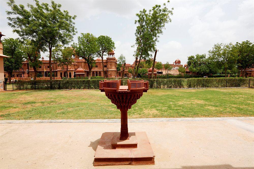 The Lallgarh Palace A Heritage Hotel Bikaner Extérieur photo