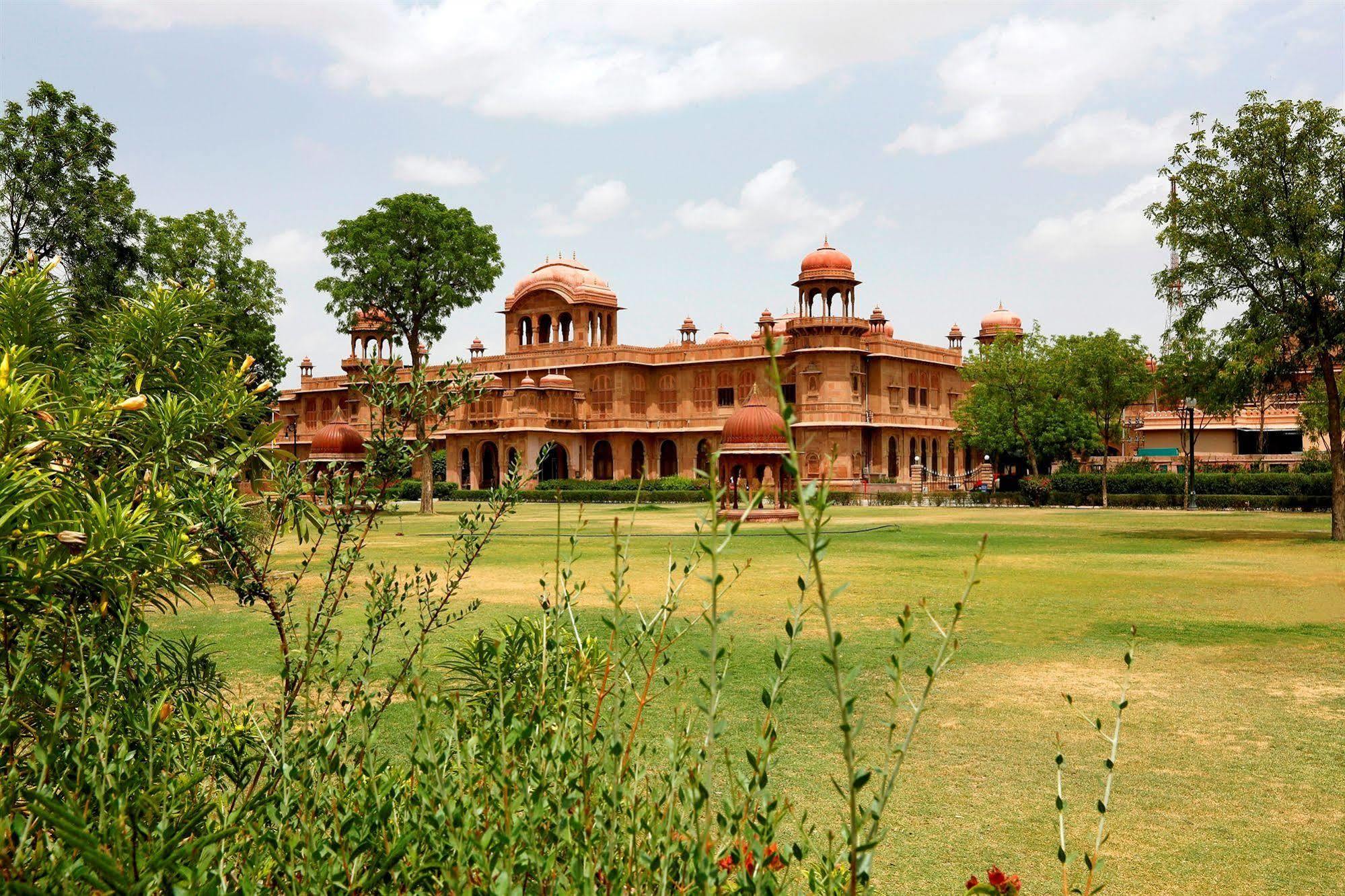 The Lallgarh Palace A Heritage Hotel Bikaner Extérieur photo