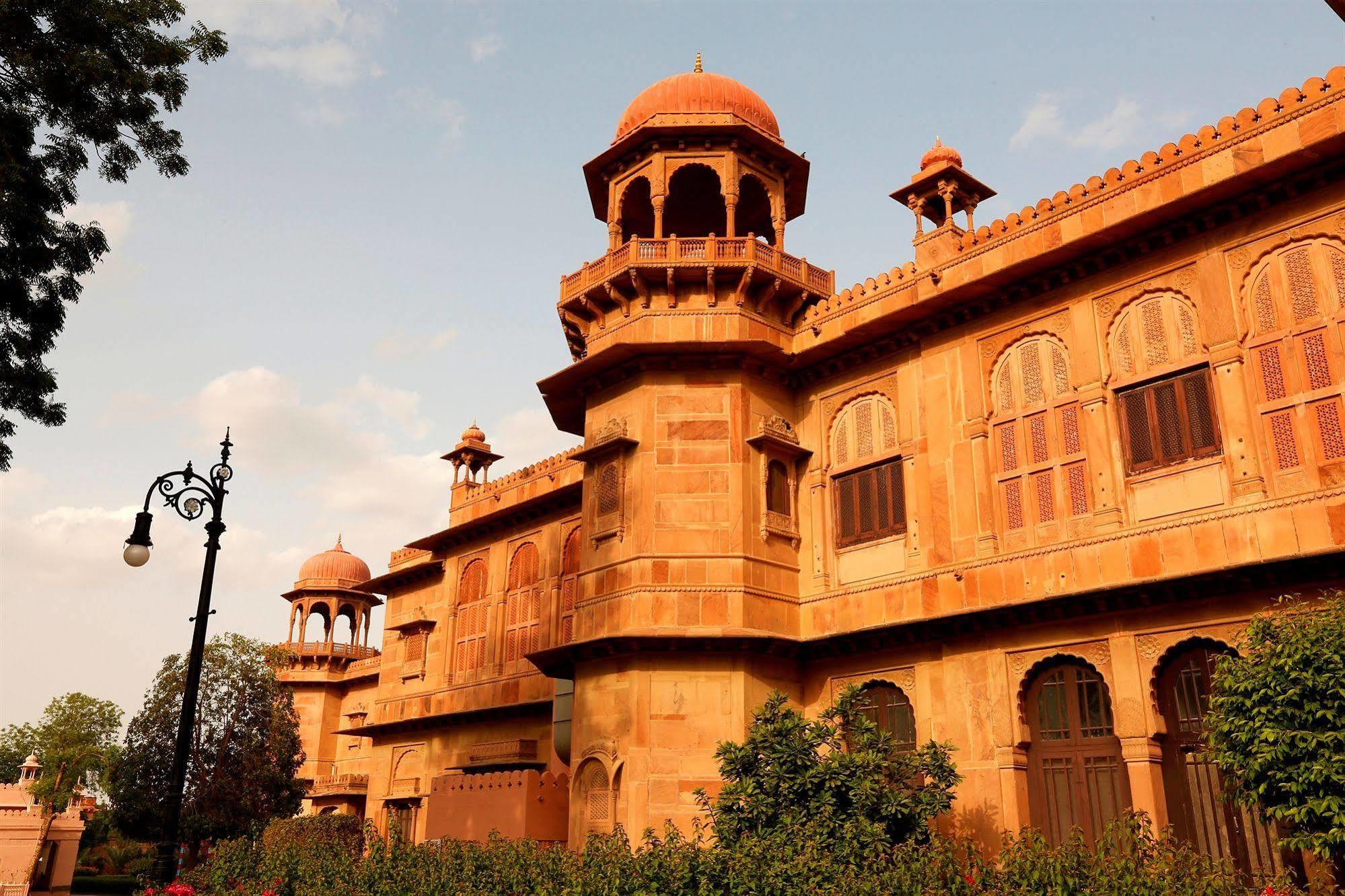 The Lallgarh Palace A Heritage Hotel Bikaner Extérieur photo