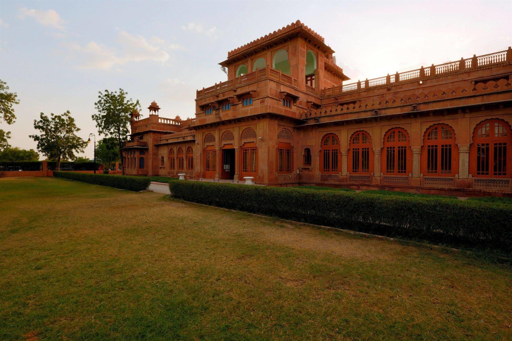 The Lallgarh Palace A Heritage Hotel Bikaner Extérieur photo